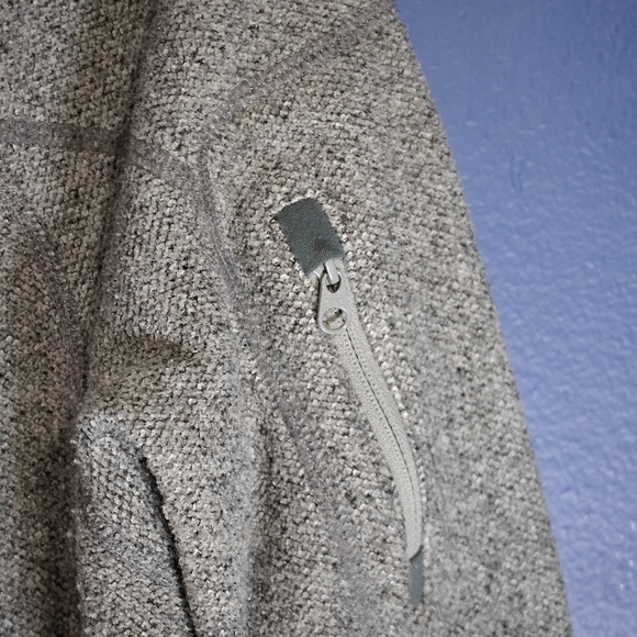 Fleece 1/2 zipper with pocket from MEC  size L/G - Picture 4 of 9